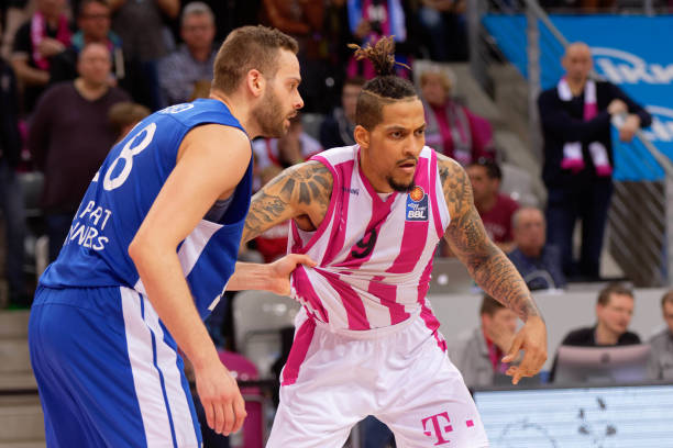 他们通过引 他们通过引