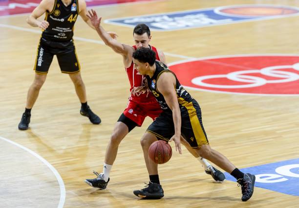 收入虚报 收入虚报