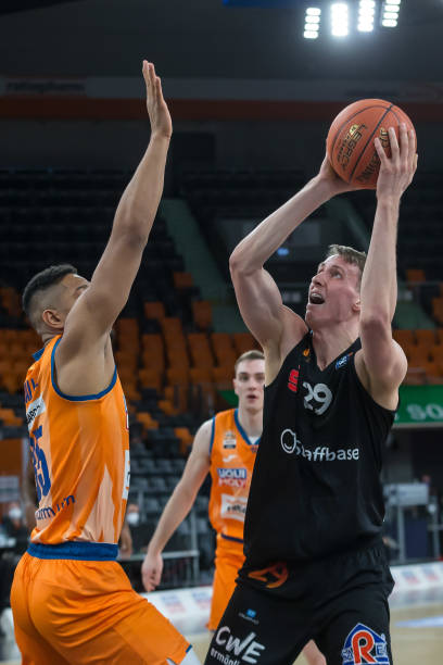 员也借此机 员也借此机