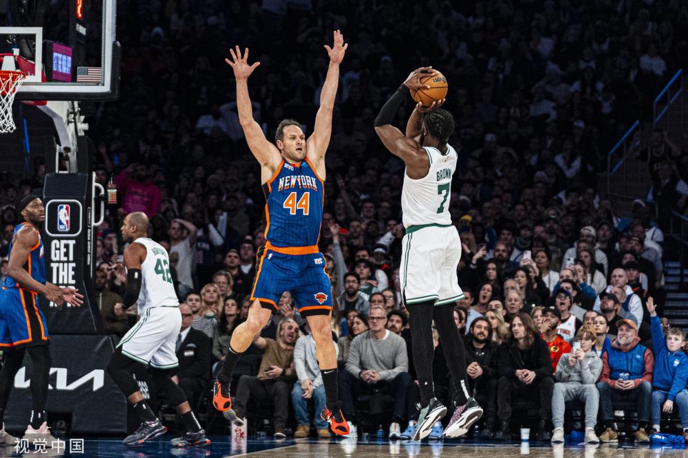 莱各自面临 莱各自面临